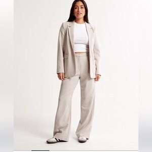 NWT - A&F Curve Love - Sloane Tailored Pant - Taupe - Size 30